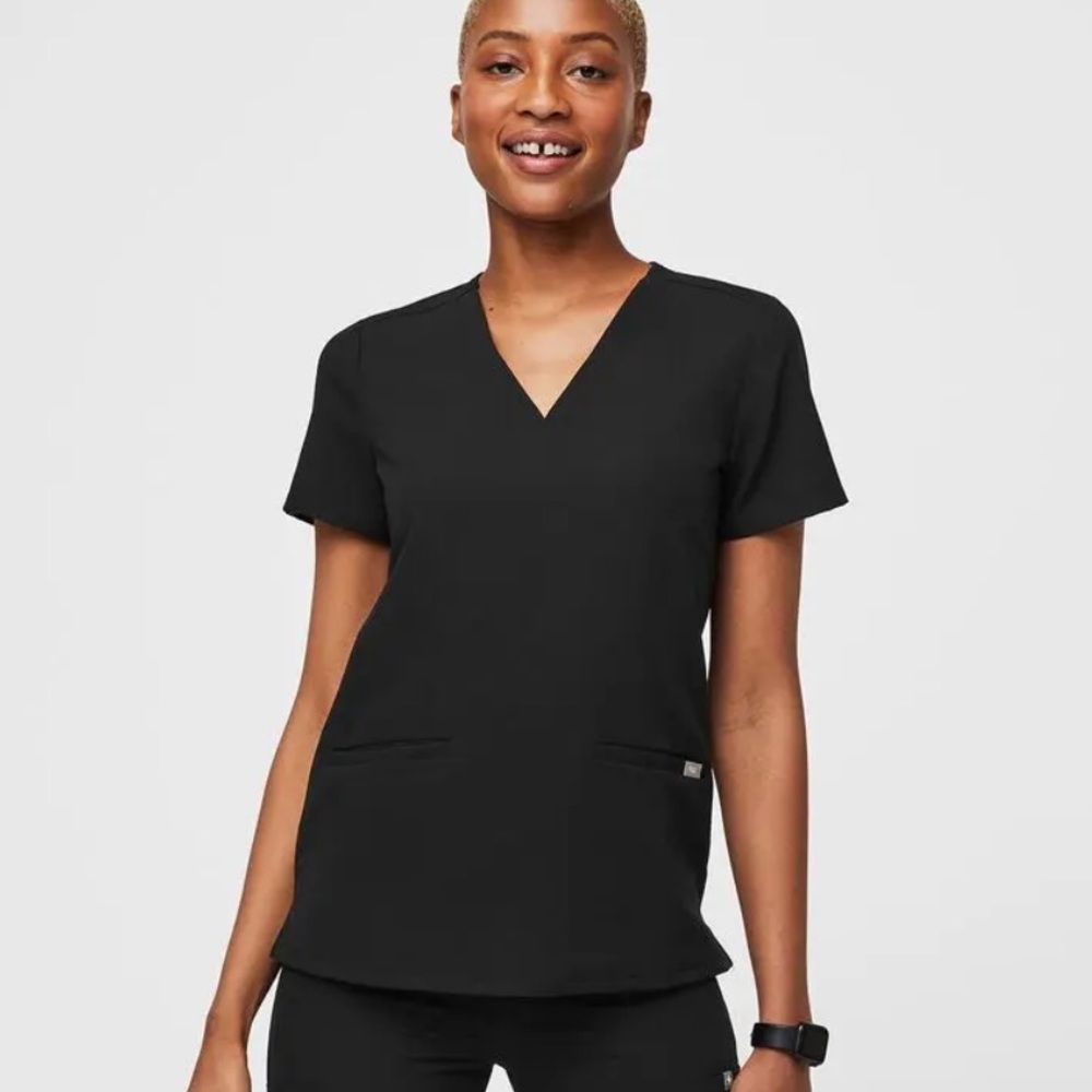 FIGS Black Scrub Set